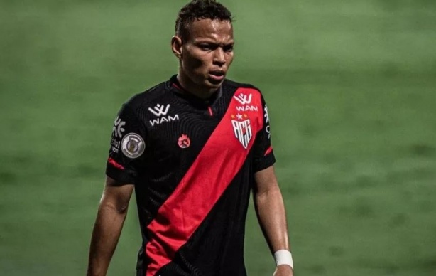 Atacante faz boa temporada pelo Atl�tico Goianiense