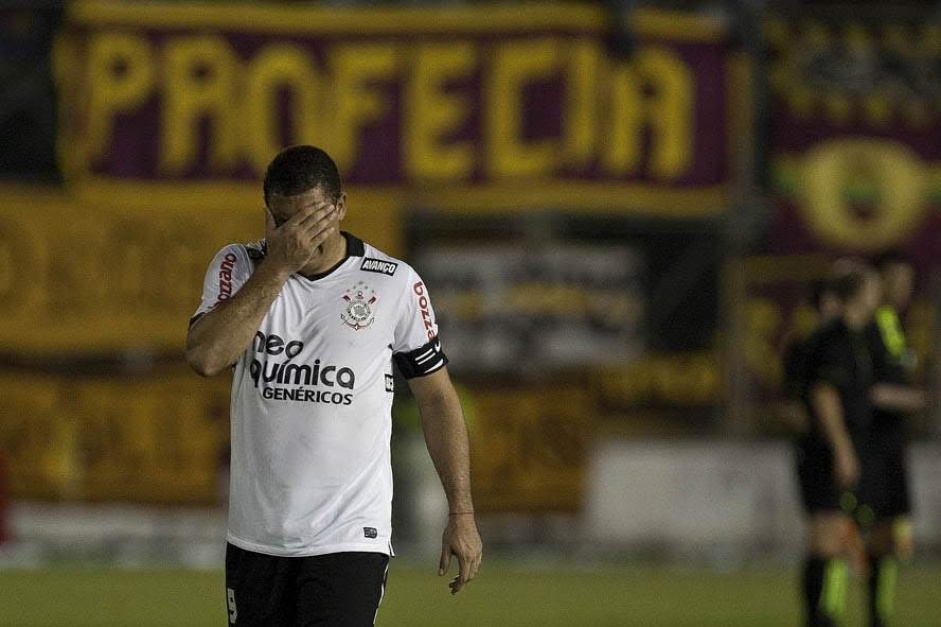 Eliminação precoce que marcou início de era vitoriosa no Corinthians completa 10 anos