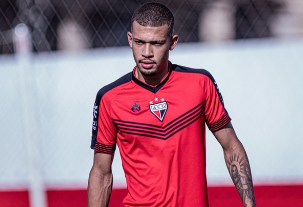 Zagueiro se firmou como titular e faz bom Campeonato Brasileiro