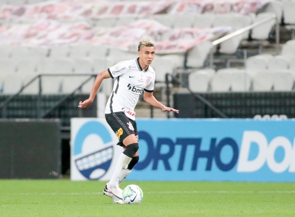 Victor Cantillo retorna ao time titular do Corinthians para encarar o Inter no Beira-Rio