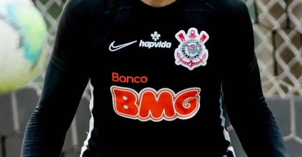 BMG segue no master do uniforme do treino, mas j� fez acordo para sair deste espa�o no uniforme de jogo