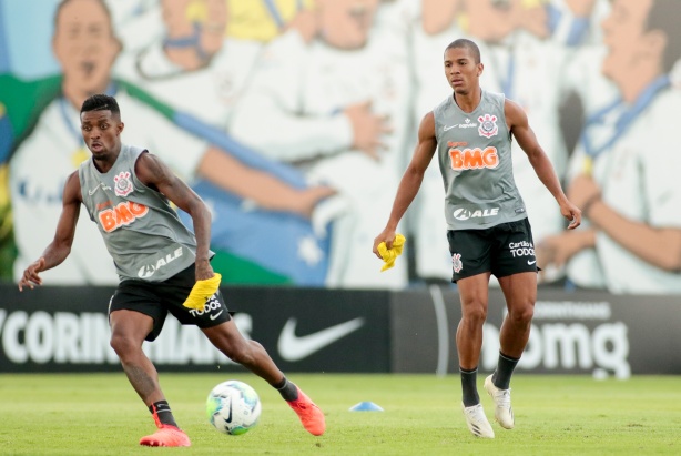 Pelo menos 10 jogadores do Corinthians torcem pelo clube desde