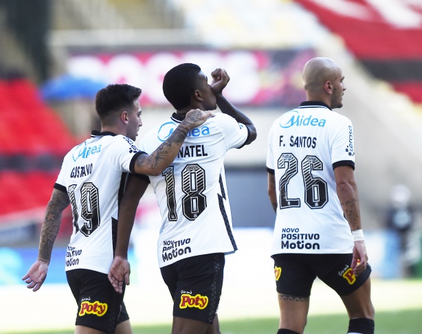 Léo Natel anotou o único gol do Corinthians na partida
