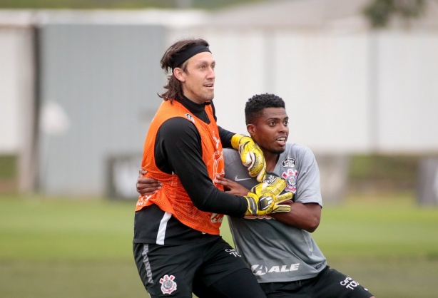 C�ssio deve seguir no time titular do Corinthians, enquanto Jemerson volta a ficar � disposi��o nesta quarta