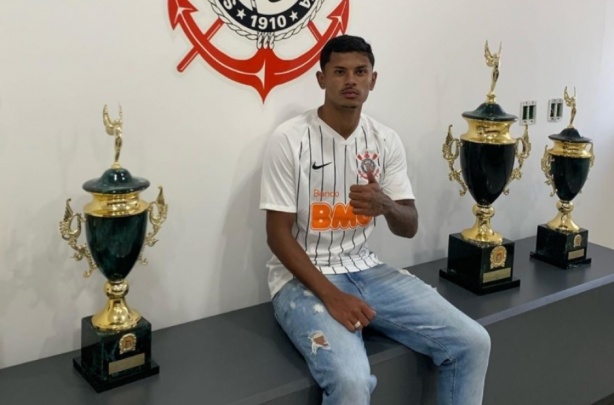 Adriel deixa o Corinthians após 11 jogos disputados no Brasileirão de Aspirantes