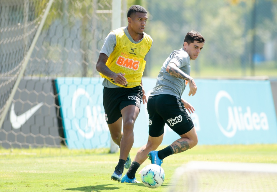 Lo Natel e Fagner so titulares do Corinthians neste domingo