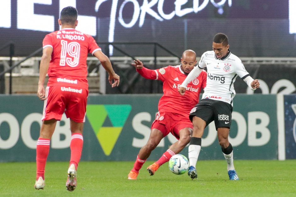 No ltimo encontro entre Corinthians e Internacional, o Timo venceu o ento lder por 1 a 0 com gol de Matheus Dav