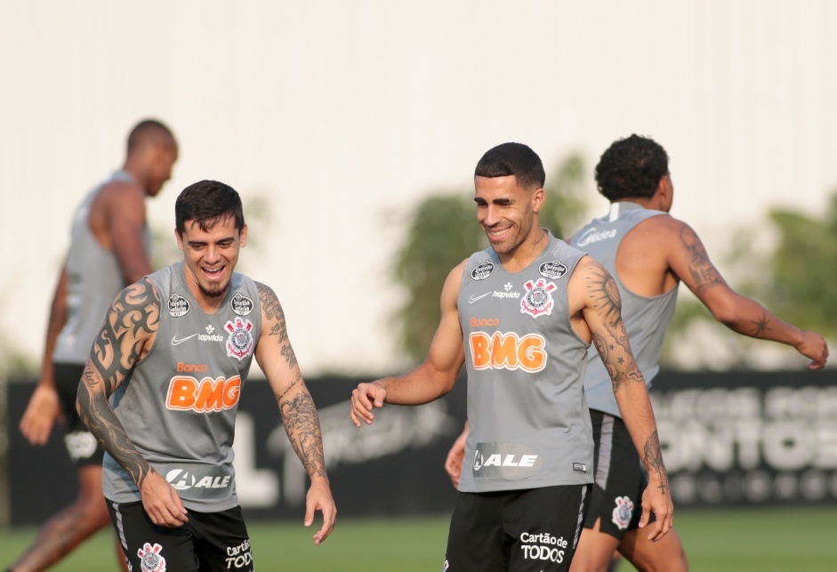 Fagner e Gabriel no viajaram com o elenco do Corinthians para duelo contra o Internacional
