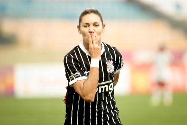 Fã de Gabi Zanotti, joia da base do Corinthians fala da visibilidade do  futebol feminino e sonho de atuar na Europa: Luto todos os dias, futebol  feminino