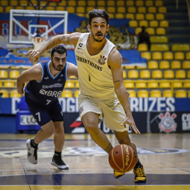 Corinthians Basquete enfrenta Brasília pelo NBB