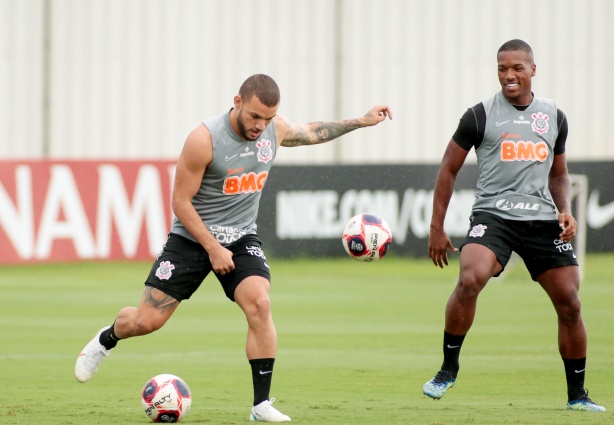 Andr� Luis treinou pela primeira vez com o elenco do Corinthians