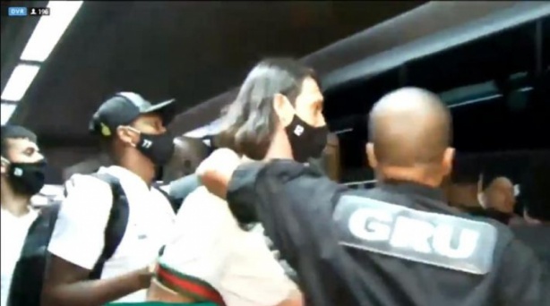 Em setembro, ap�s derrota para o Fluminense, jogadores foram recebidos com protestos no aeroporto