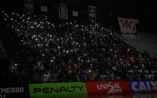 �ltimo jogo do Corinthians Basquete com presen�a da torcida completa um ano