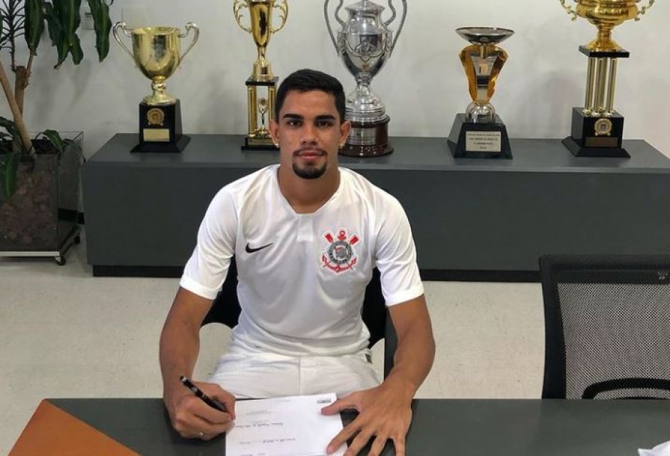 Atacante Anderson Chaves defender equipe Sub-20 do Corinthians