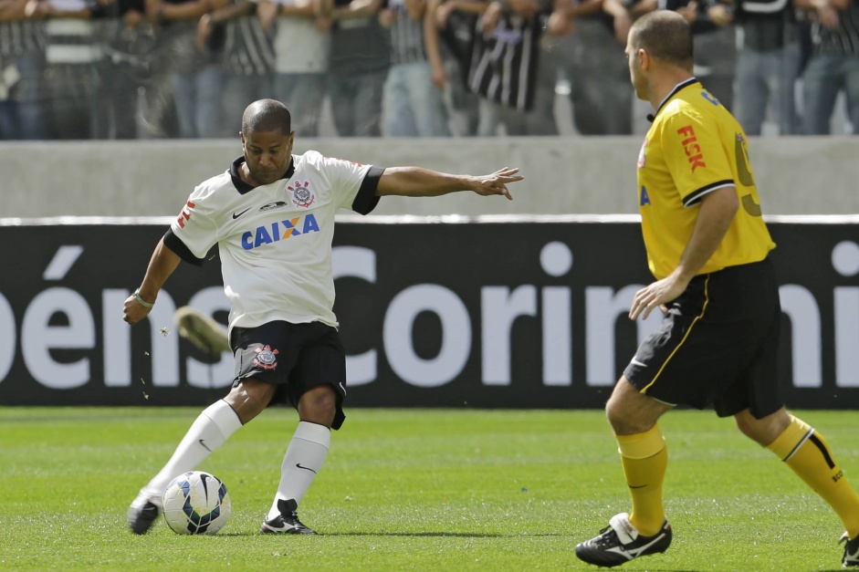 Marcelinho Carioca  o artilheiro, maior garom e o terceiro que mais jogou pelo Corinthians no torneio