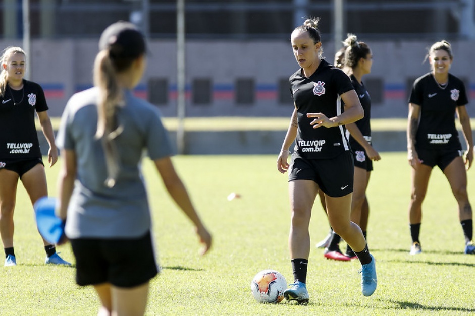 Pardal explicou como o Corinthians feminino tem se preparado para seguir com a tima campanha na Libertadores