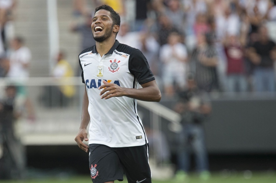 Yago marcou dois gols pelo Corinthians; um deles contra o So Paulo pelo Paulisto de 2016