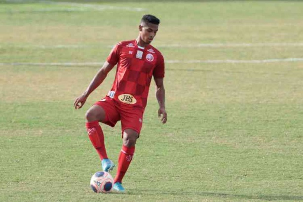 Carlão chega ao Corinthians por empréstimo de uma temporada