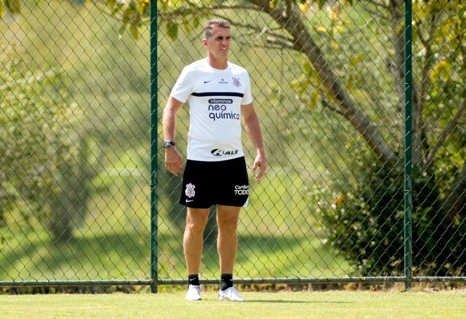 Vagner Mancini chegou ao Corinthians em outubro de 2020; treinador foi o terceiro comandante da equipe no Brasileiro do ano passado