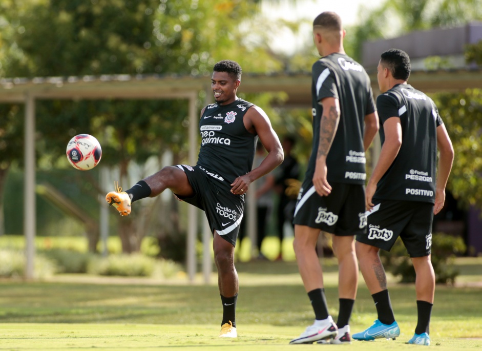 Corinthians treinou na tarde desta quarta-feira no CT