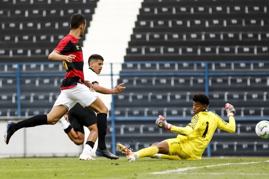 No Brasileiro Sub-17, Arllan Pedro marcou um dos gols do Corinthians contra o Sport
