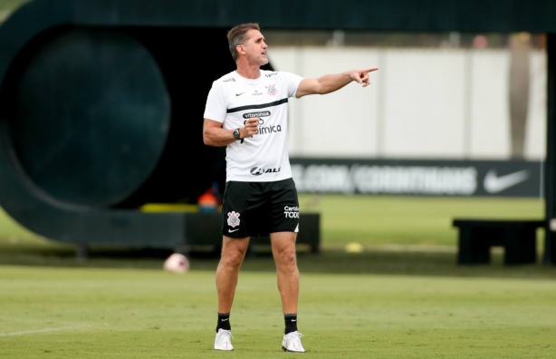 Sem Renato Augusto, que não pode jogar sempre, Corinthians é um time  medíocre