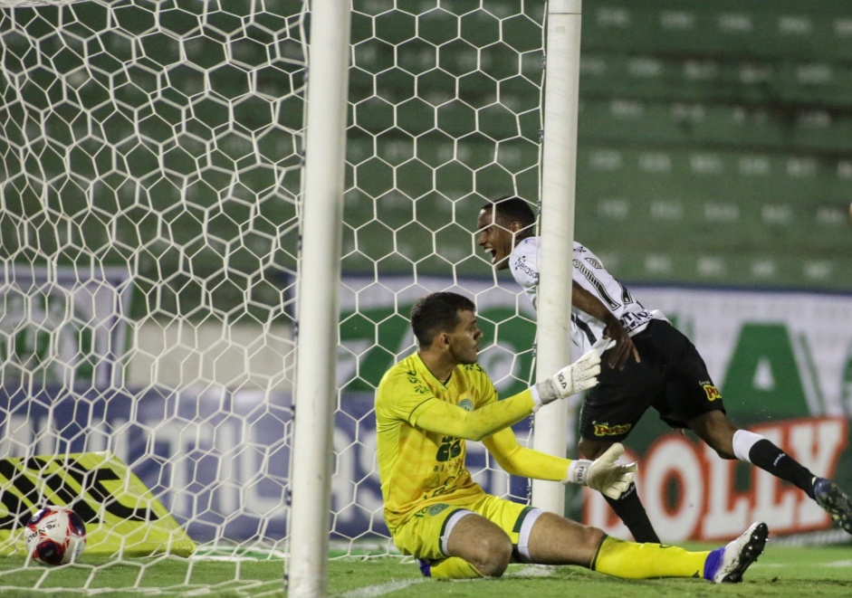Danilo Avelar só deve retornar ao Corinthians na próxima temporada