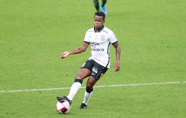 Representantes de Cazares, camisa 10 do Corinthians, se reuniram com a diretoria do Fluminense nesta segunda e acertaram a contratação do equatoriano