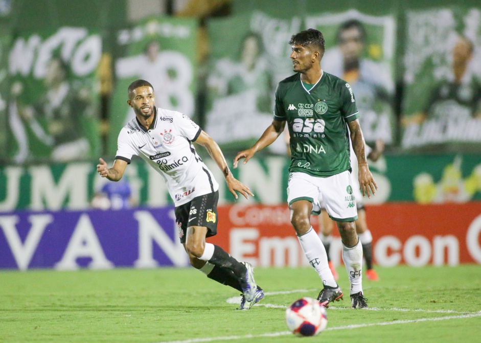 Vitinho foi um dos jovens a ter sua primeira chance entre os titulares do Corinthians neste domingo