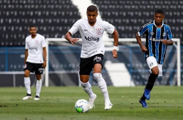 Daniel Marcos, um dos principais nomes do Sub-20 do Corinthians, se recupera de les�o no ligamento