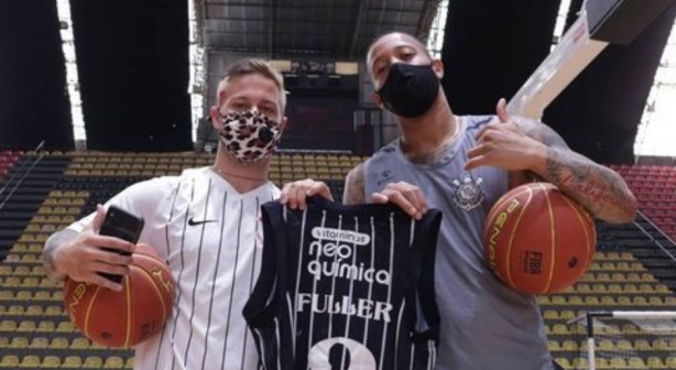 Conhecido como Gringo da Favela, Fuller recebeu Joshua, o "Gringo Comédia", no Parque São Jorge