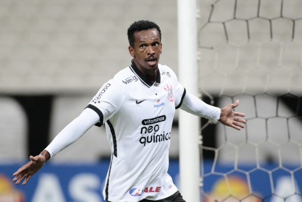 J� agradeceu a Deus e parabenizou os colegas pelo gol marcado na noite deste domingo