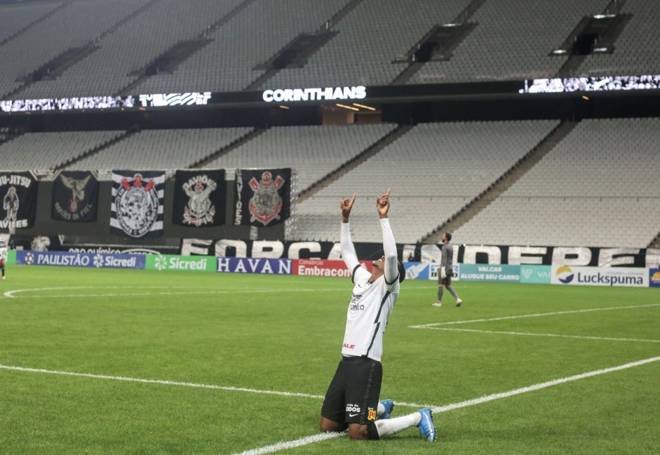Jô atingiu um feito importante em sua carreira na última partida do Corinthians
