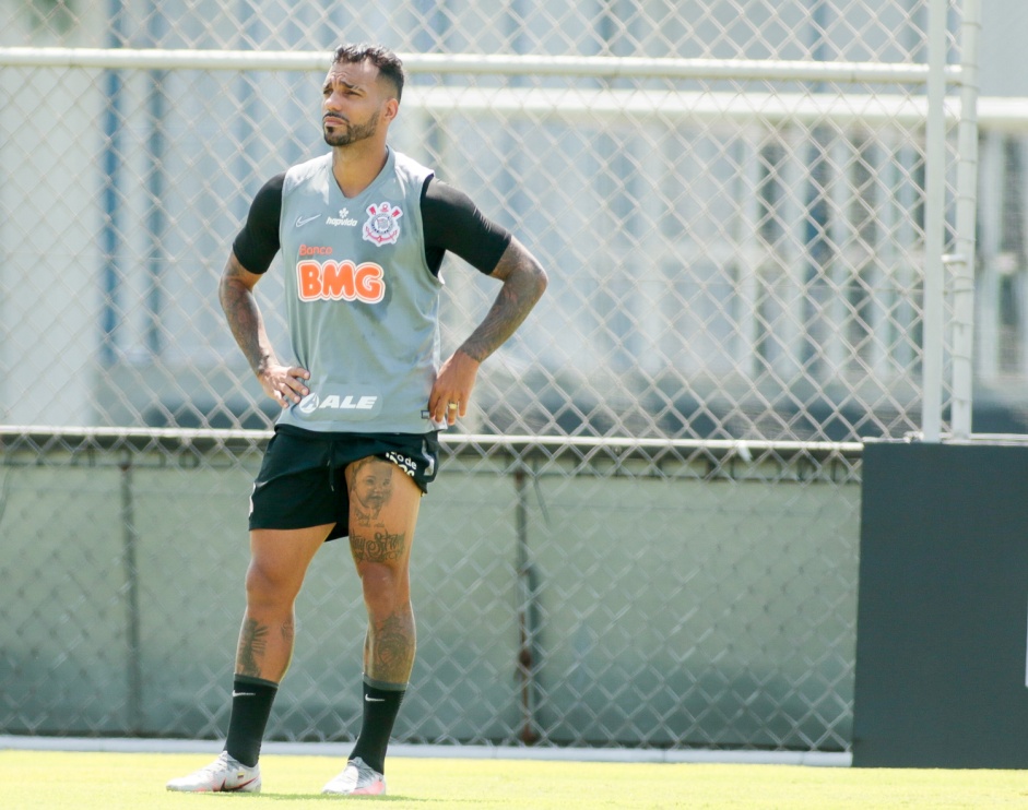 Michel Macedo foi liberado pelo Corinthians para acertar sua transferncia com o Juventude