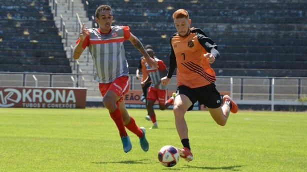 Ferrugem teve passagem pelo Corinthians e agora defende a Inter de Limeira