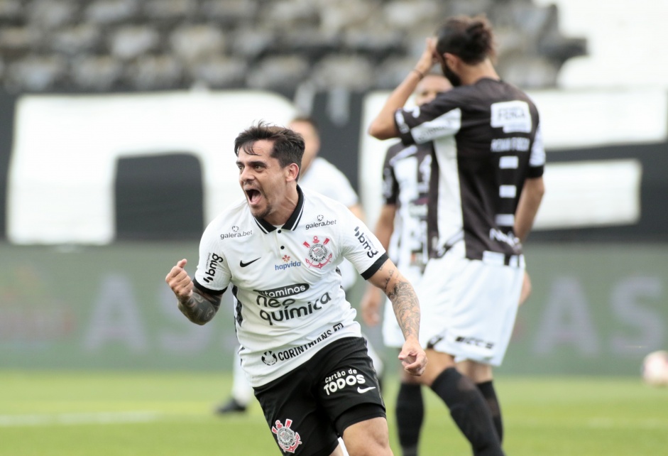 Fagner marcou seu primeiro gol pelo Corinthians na temporada