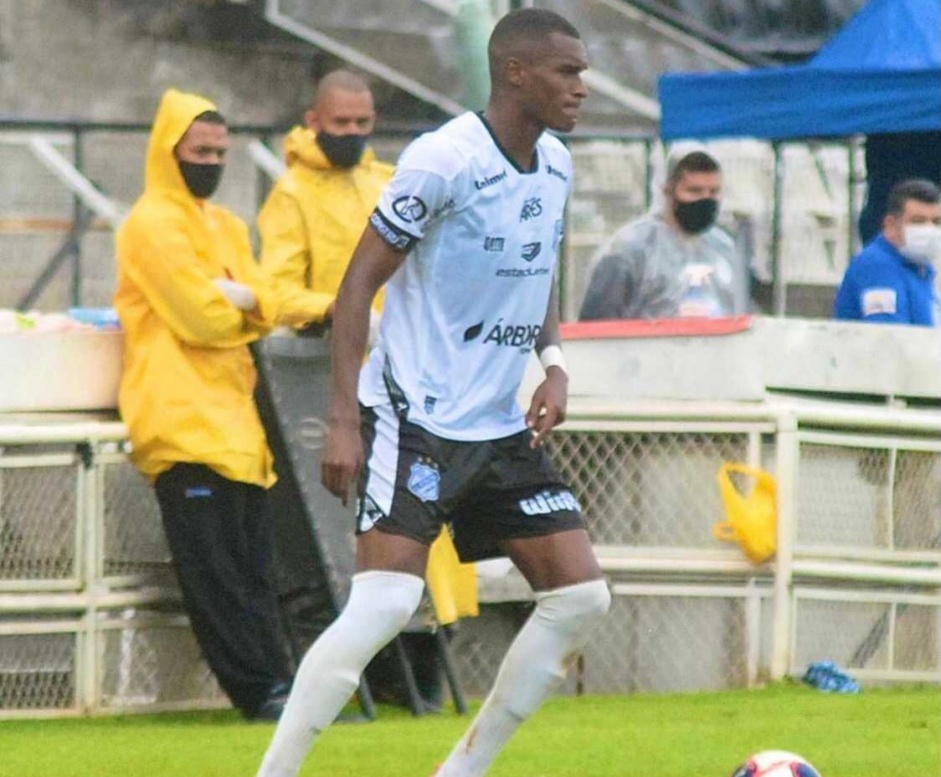Matheus Alexandre, de 22 anos, foi contratado em abril de 2019 e nunca atuou pelo Corinthians