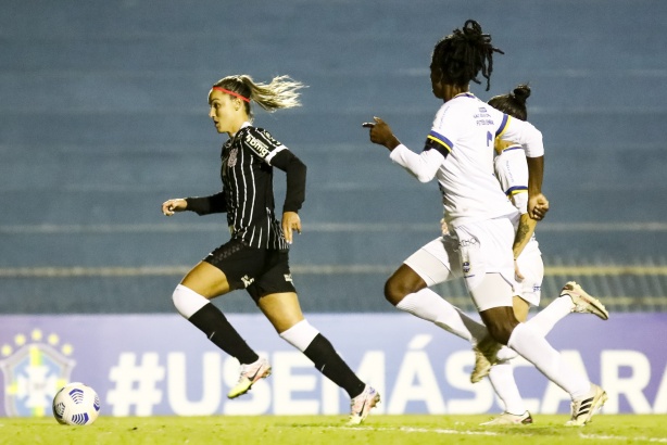 Com dois gols e quatro assistências, Giovanna Crivelari entrou na seleção da rodada do Brasileiro Feminino
