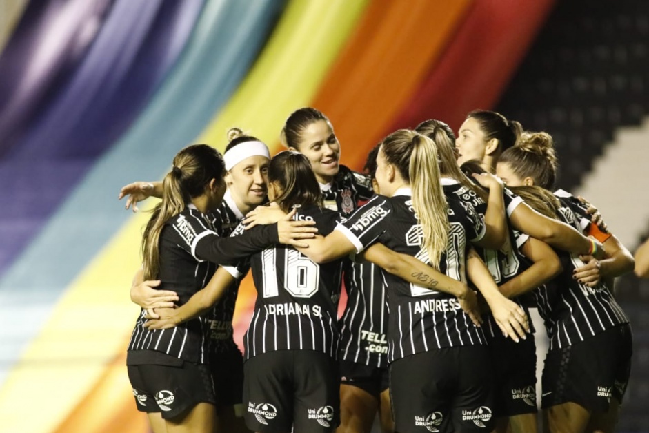 Corinthians vence Grmio por 3 a 1 no Brasileiro Feminino