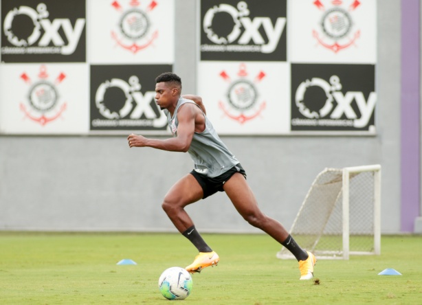 Jemerson, neste momento, está lesionado. O zagueiro sofreu uma lesão no músculo posterior da coxa esquerda e deve ficar entre três a quatro semanas.
