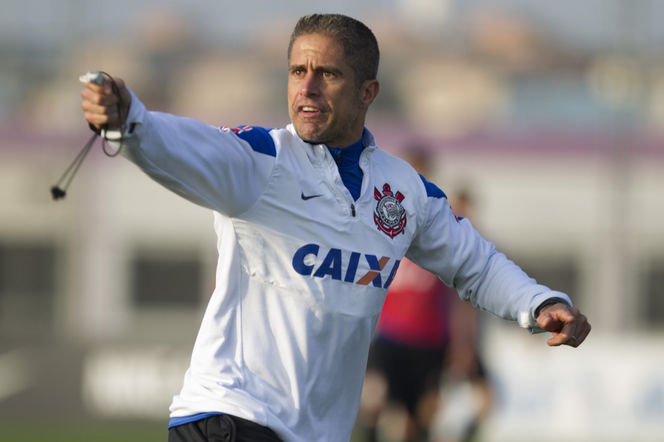 Sem clube desde que deixou o Lyon (FRA), em outubro de 2019, Sylvinho pode voltar ao Parque São Jorge após sete anos, quando atuou na função de auxiliar de Tite e Mano Menezes