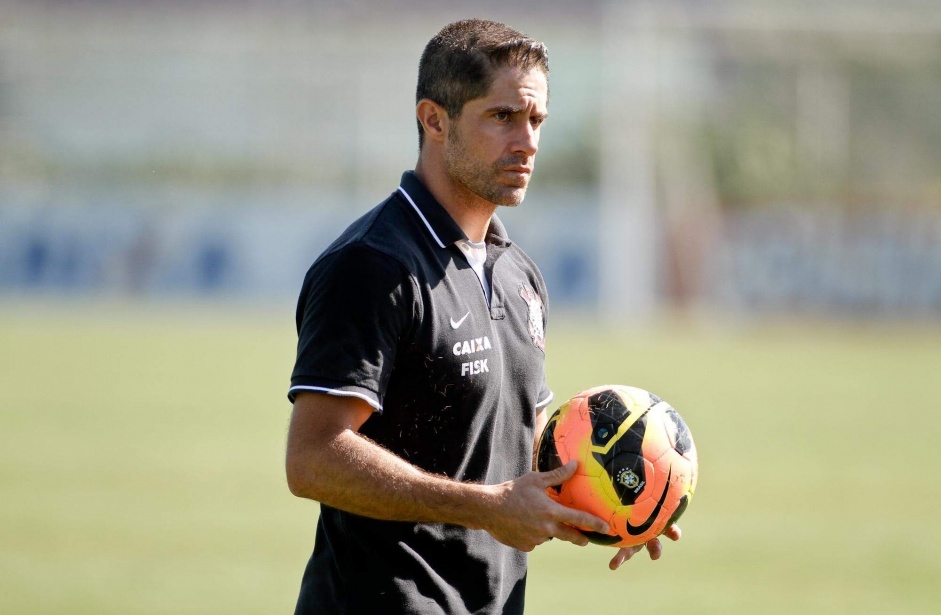 Sylvinho trabalhou no Corinthians at 2014