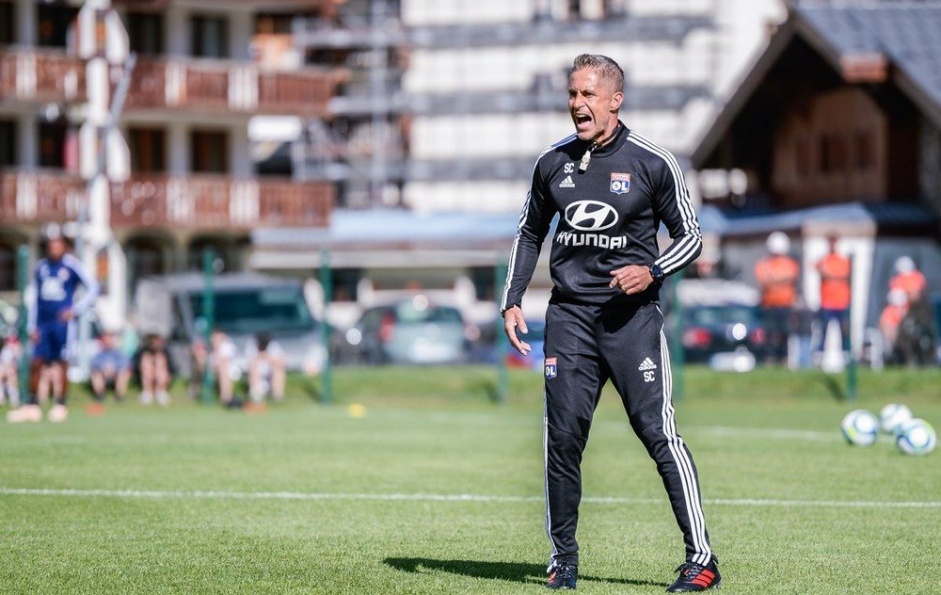 Antes de chegada ao Corinthians, Sylvinho teve experiência como técnico no Lyon, da França