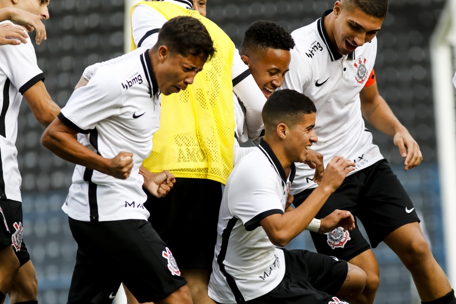 Corinthians busca reencontrar o caminho da vitria para colar na liderana do Brasileiro Sub-17