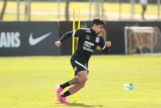 Fagner projeta 450 jogos pelo Corinthians