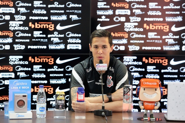 Vital concede entrevista coletiva no CT antes de estreia no Campeonato Brasileiro