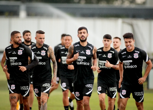 Corinthians enfrenta o Atl�tico-GO na noite deste domingo