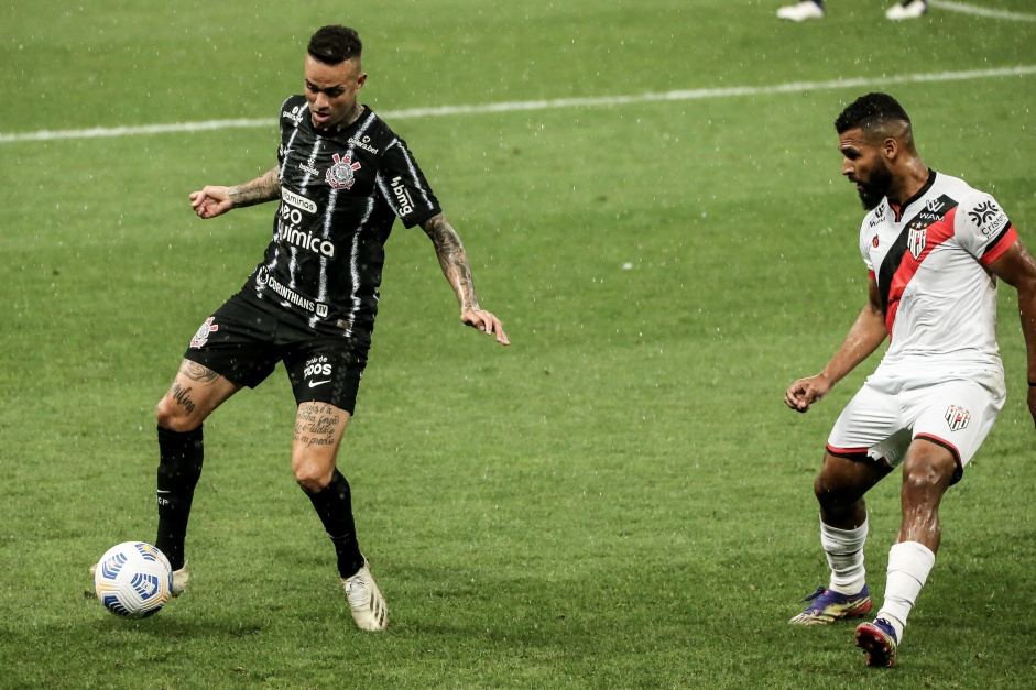 Corinthians sofre derrota em estreia do Brasileiro 2021