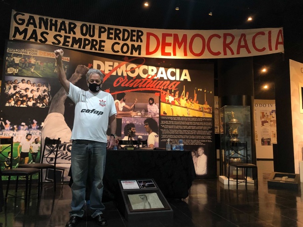 Novo uniforme do Corinthians lembra luta pela democracia do Brasil