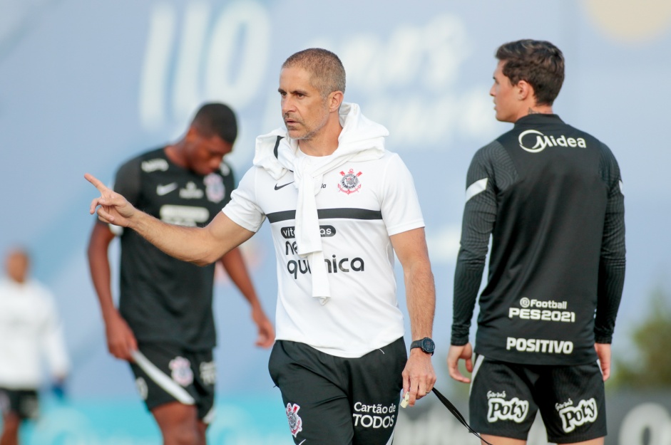 Sylvinho preparou o time para o jogo de ida da Copa do Brasil